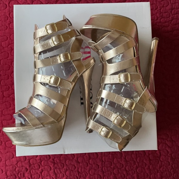 JustFab Women’s Gold Heels Worn only once - Picture 4 of 5